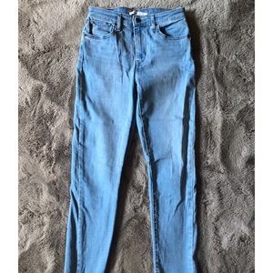 Women’s Levi Jeans